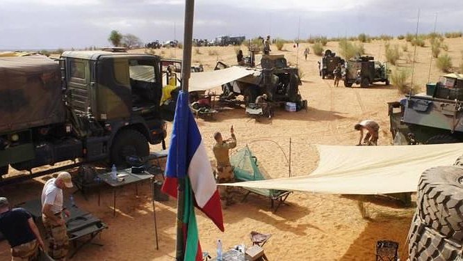 Macron en Afrique : ravalement de façade